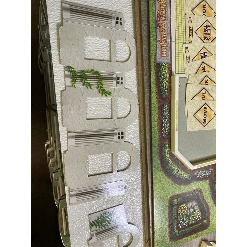 1995 Mystery Mansion Electronic Talking Game Parker Bros (Missing 2 Movers)